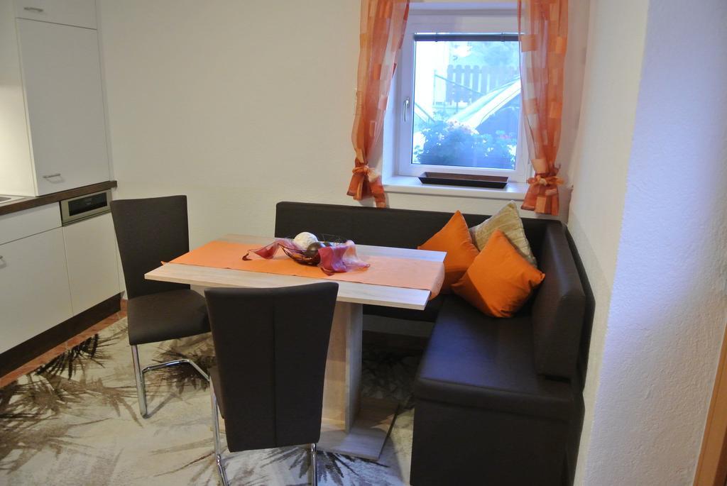 Apartament Handle